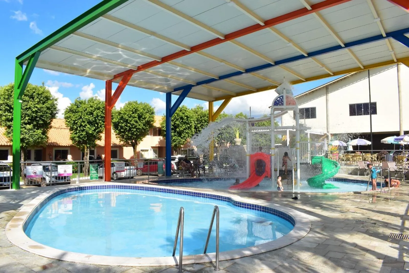 Apartamento Diroma Fiori Frente Para As Piscinas Caldas Novas 0*,